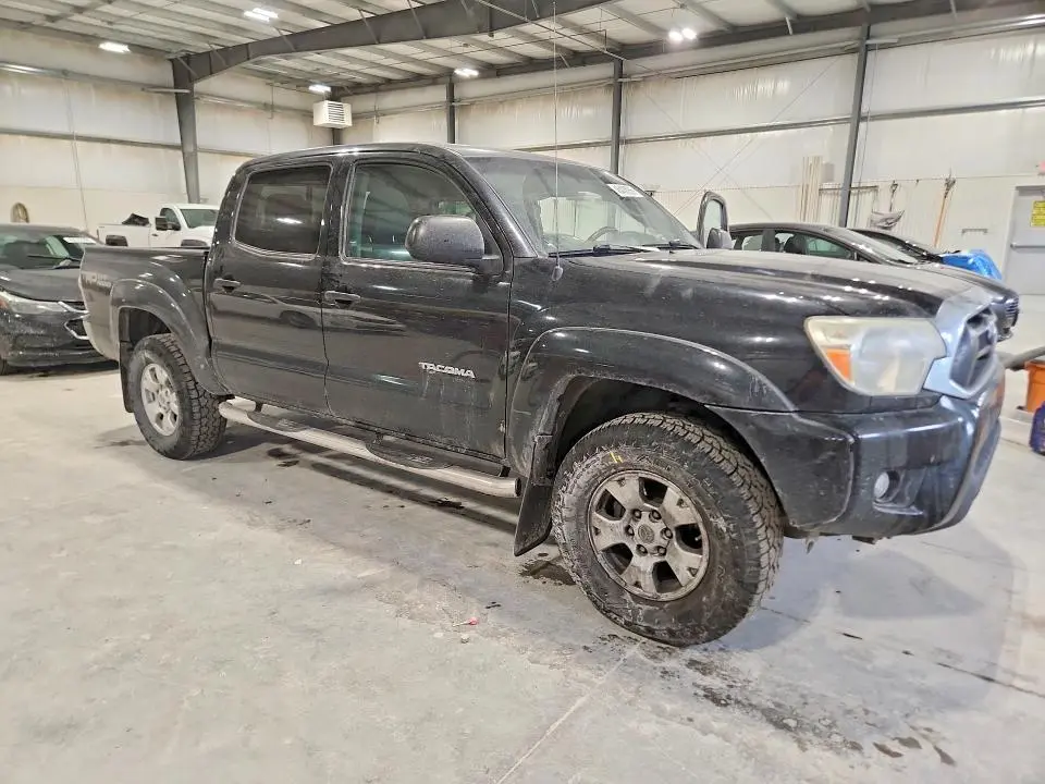 2015 TOYOTA TACOMA V6  
