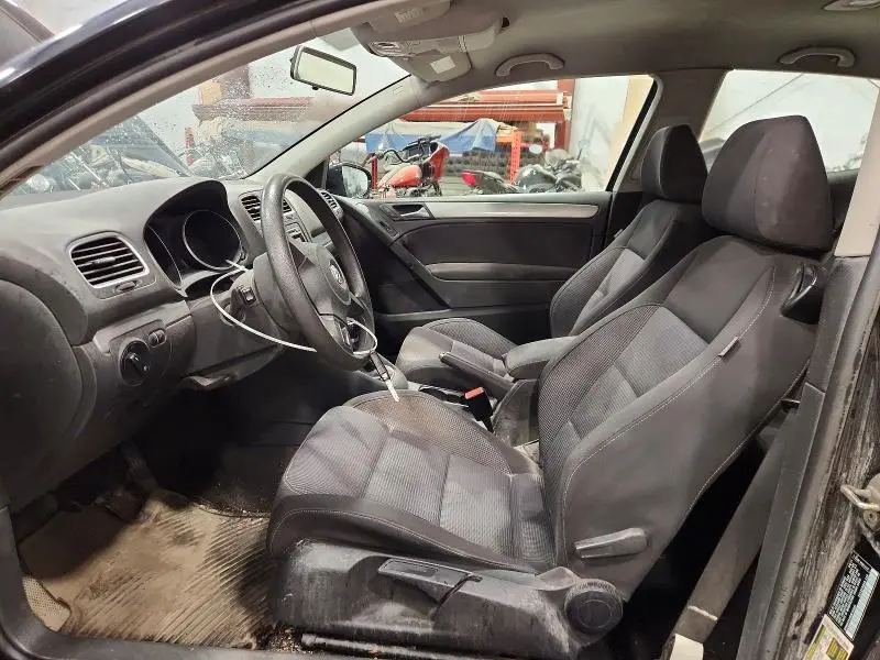 2013 VOLKSWAGEN GOLF   