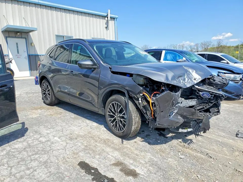 2023 FORD ESCAPE   