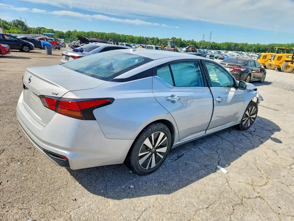 2021 NISSAN ALTIMA SV  