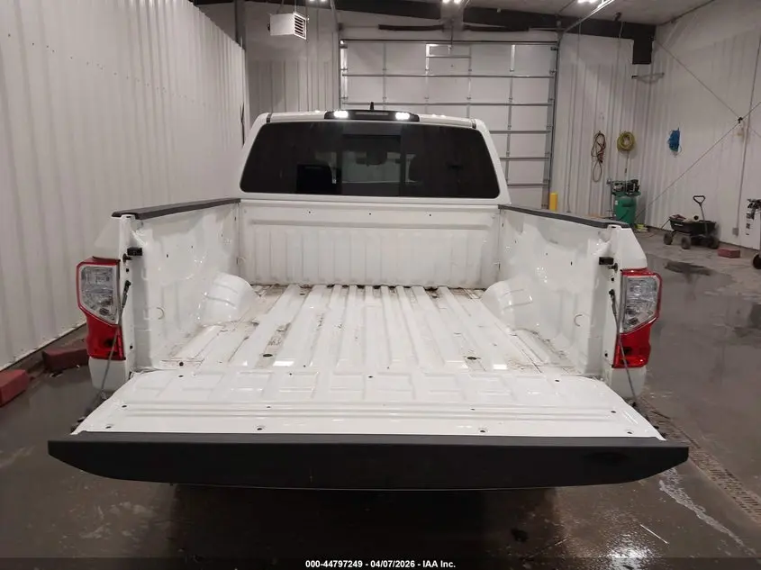 2024 NISSAN TITAN SV 4X4