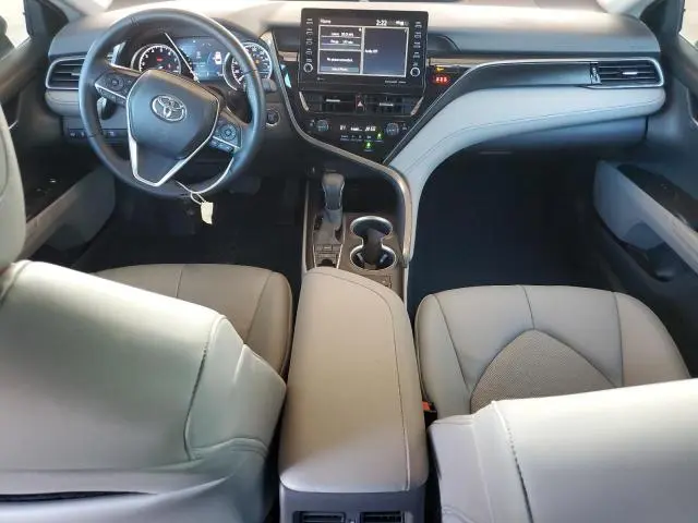 2022 TOYOTA CAMRY XLE  