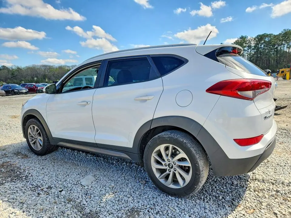 2016 HYUNDAI TUCSON SE  
