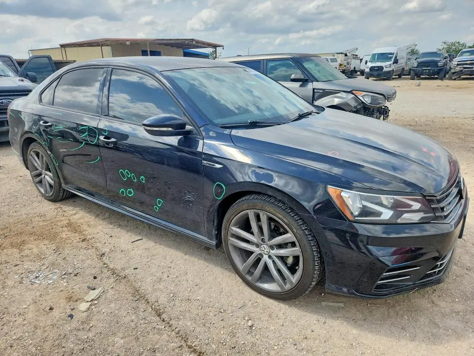2018 VOLKSWAGEN PASSAT S  