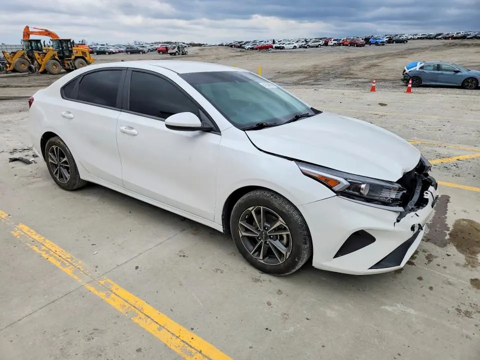 2024 KIA FORTE   