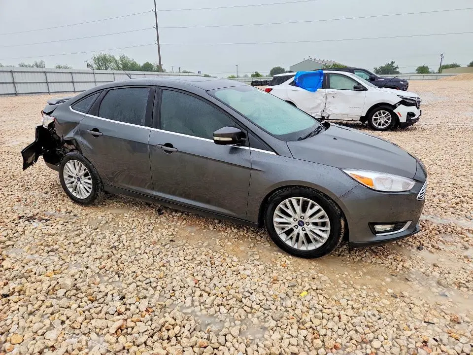 2017 FORD FOCUS TITANIUM  