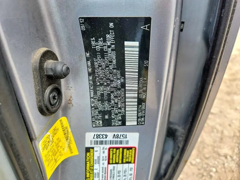 2013 TOYOTA SIENNA LE  
