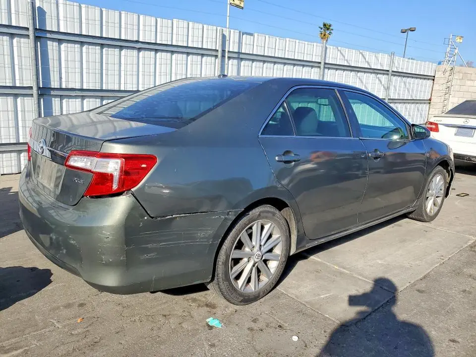 2012 TOYOTA CAMRY XLE  