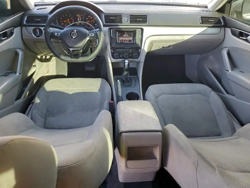 2017 VOLKSWAGEN PASSAT S  