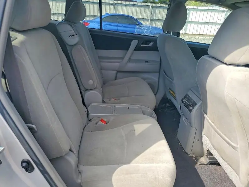 2013 TOYOTA HIGHLANDER PLUS  