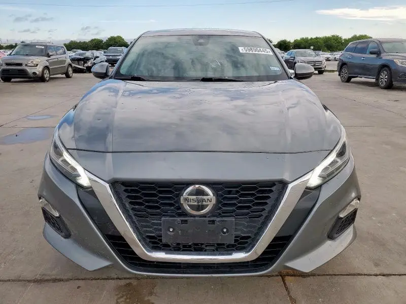 2021 NISSAN ALTIMA SV  