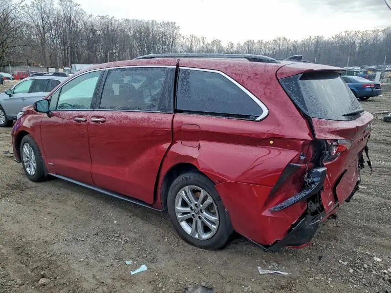 2021 TOYOTA SIENNA   