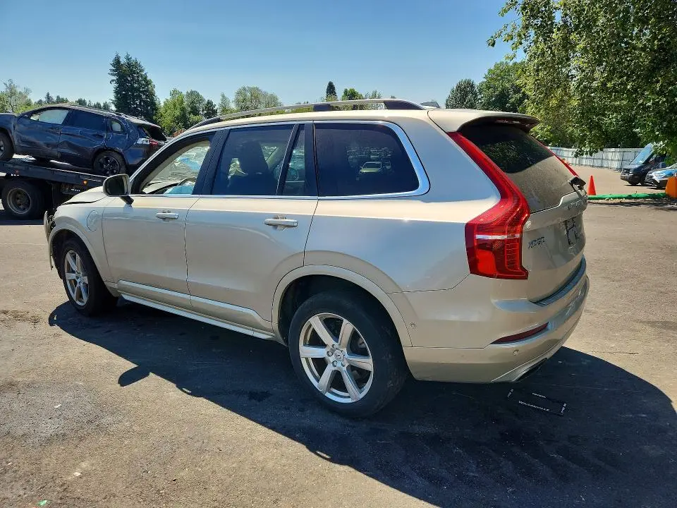 2016 VOLVO XC90 T8  