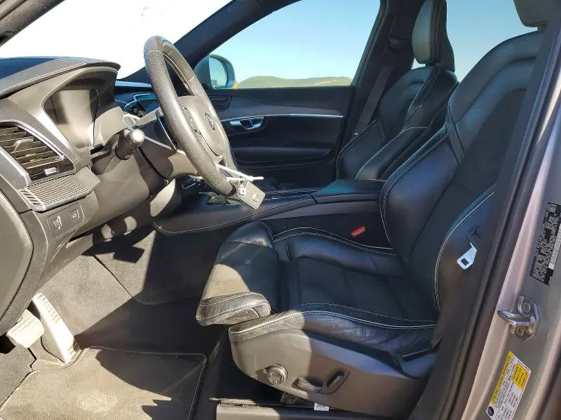 2019 VOLVO XC90 T5 R-DESIGN  