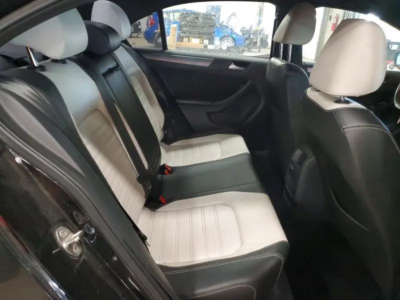 2016 VOLKSWAGEN JETTA SPORT  