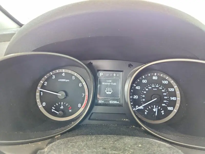 2017 HYUNDAI SANTA FE SE  