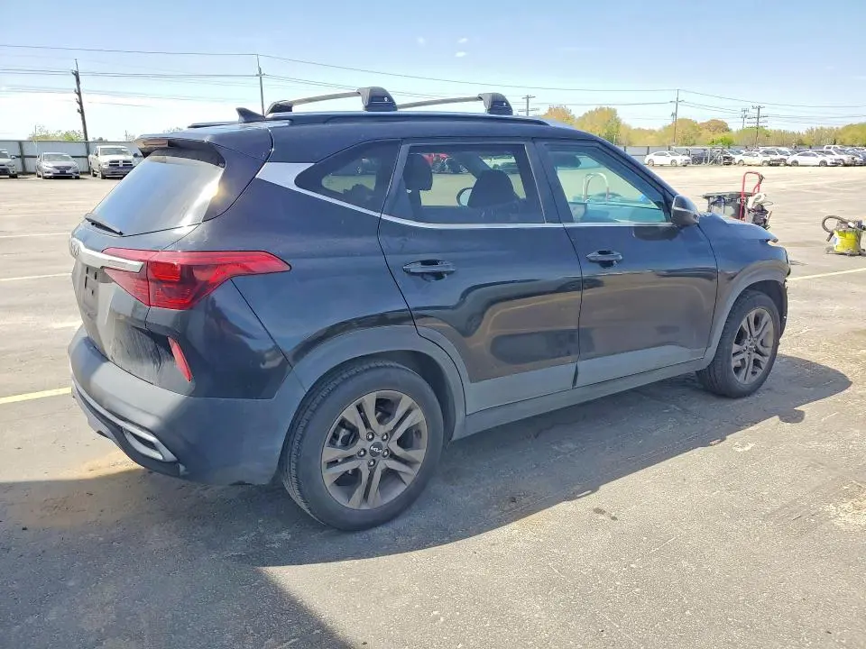 2023 KIA SELTOS S  