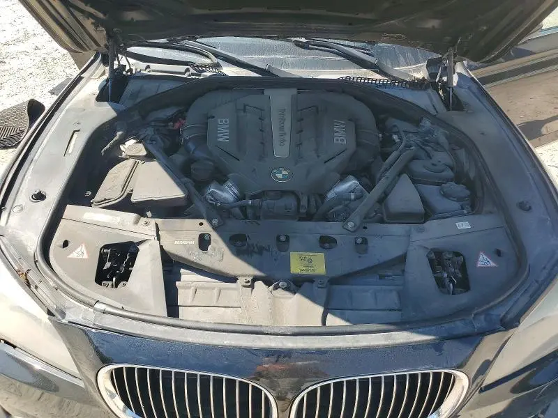 2012 BMW 750 XI  