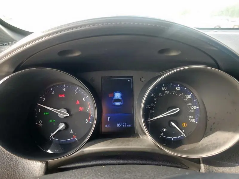 2021 TOYOTA C-HR XLE  