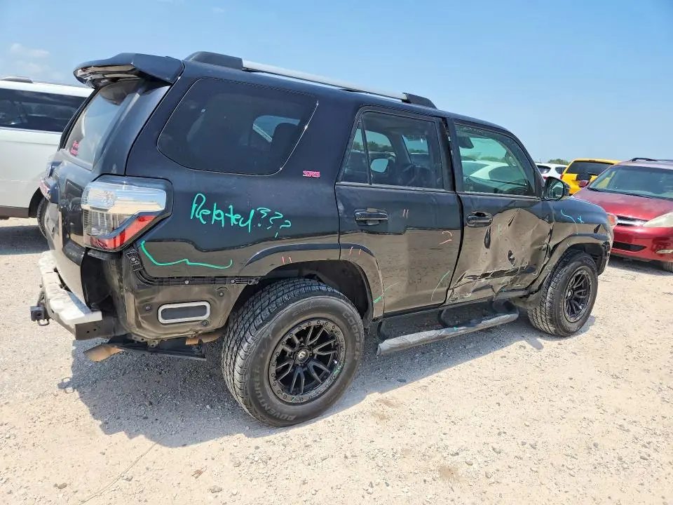 2021 TOYOTA 4RUNNER SR5  