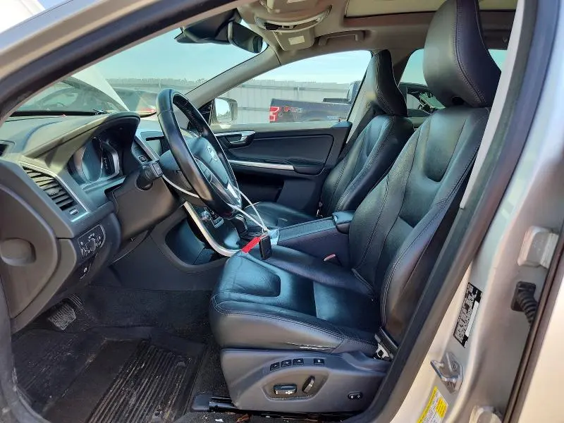 2015 VOLVO XC60 T5 PREMIER  