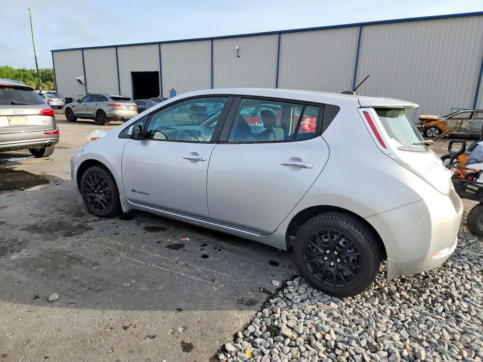 2015 NISSAN LEAF S  