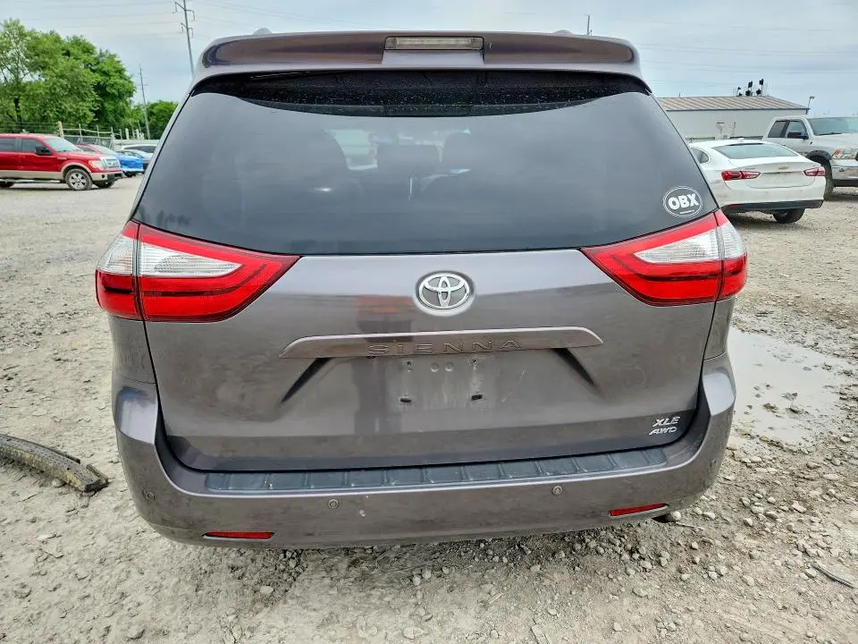 2015 TOYOTA SIENNA XLE PREMIUM 7-PASSENGER  