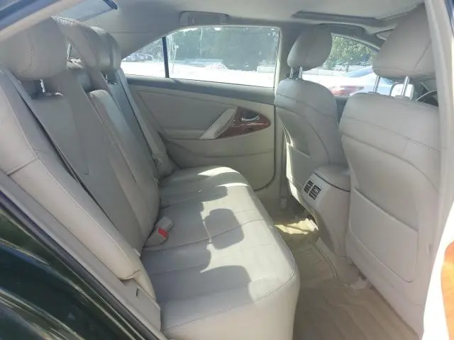 2011 TOYOTA CAMRY SE  
