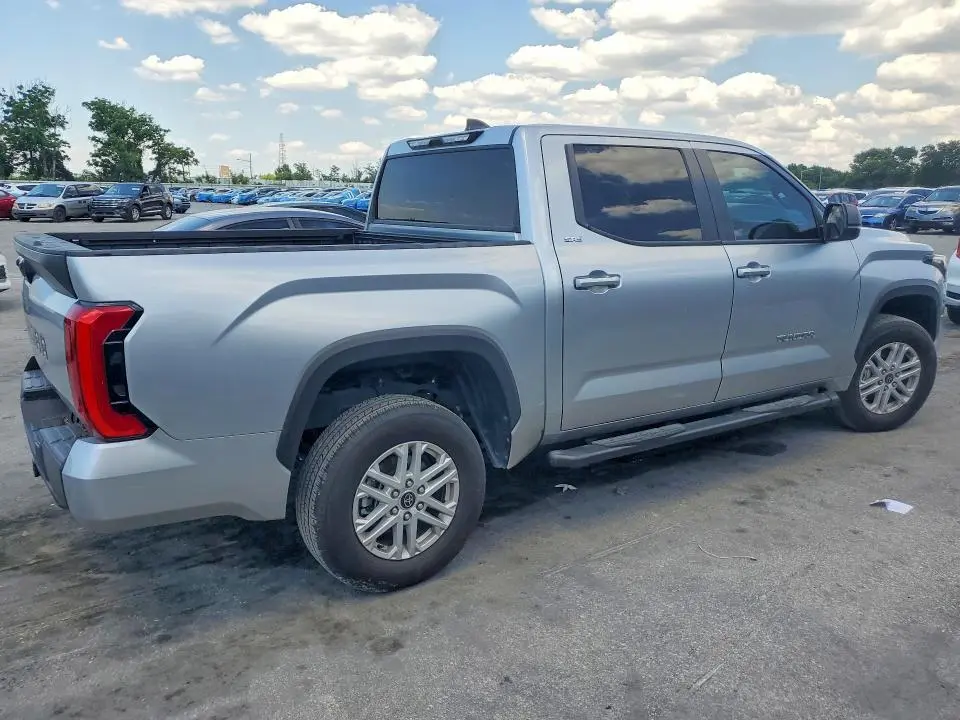 2024 TOYOTA TUNDRA SR5  