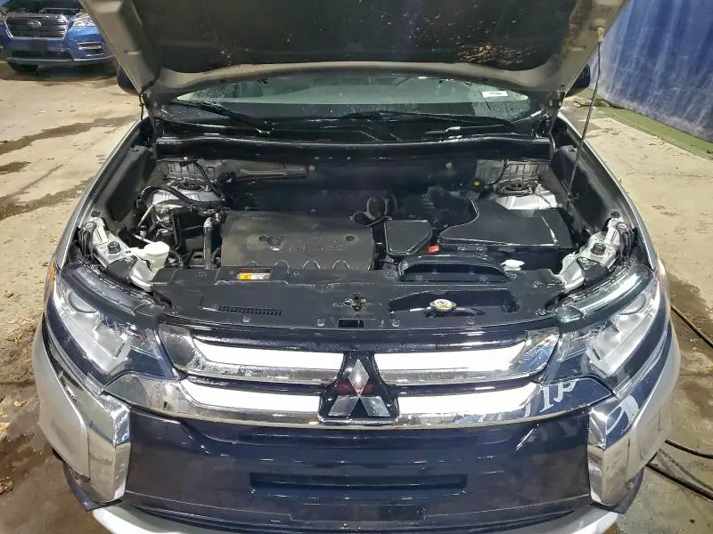 2018 MITSUBISHI OUTLANDER ES  