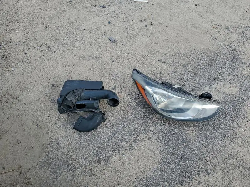 2012 HYUNDAI ACCENT GLS  