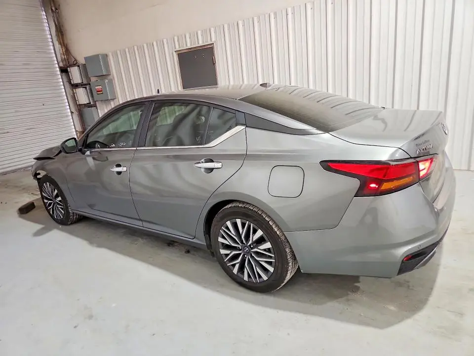 2023 NISSAN ALTIMA SV  