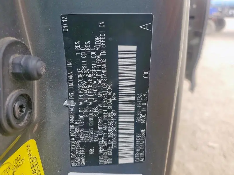 2012 TOYOTA SIENNA LE  