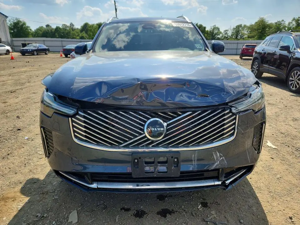 2025 VOLVO XC90 CORE  