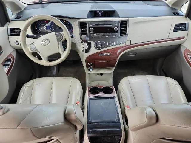 2014 TOYOTA SIENNA XLE