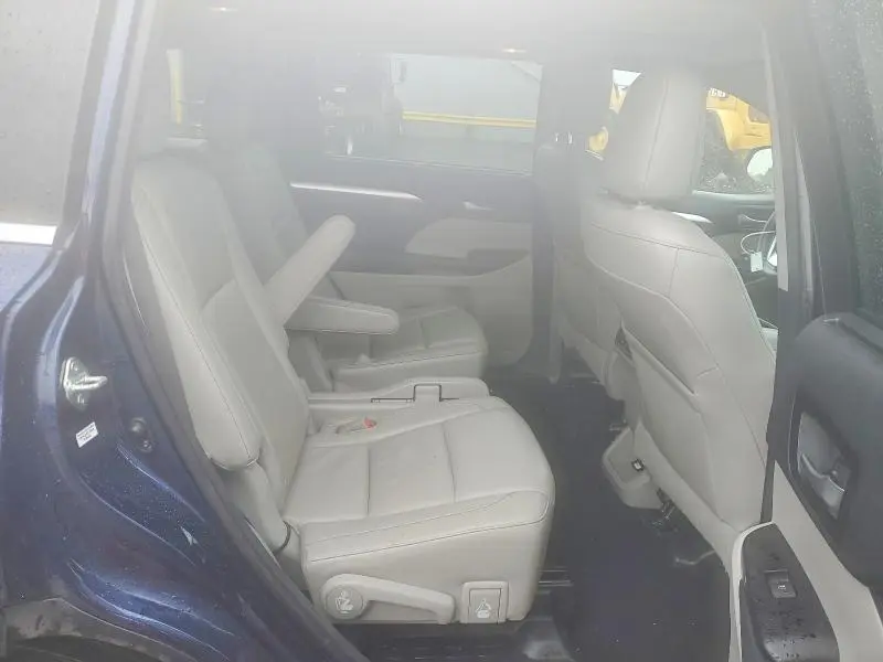 2015 TOYOTA HIGHLANDER XLE  