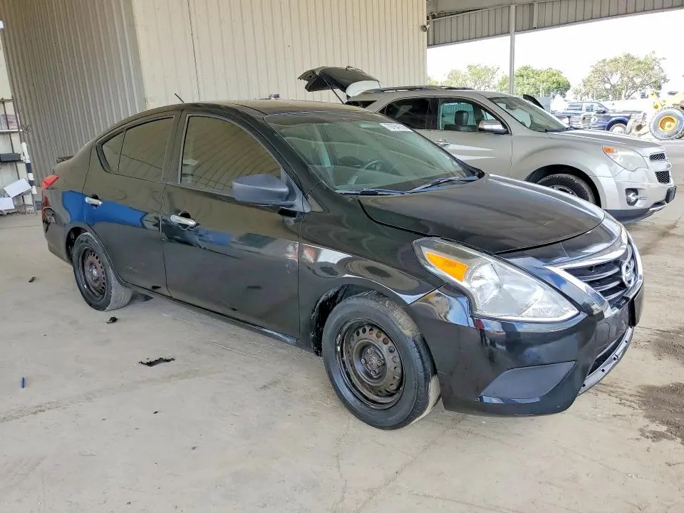 2019 NISSAN VERSA SV  
