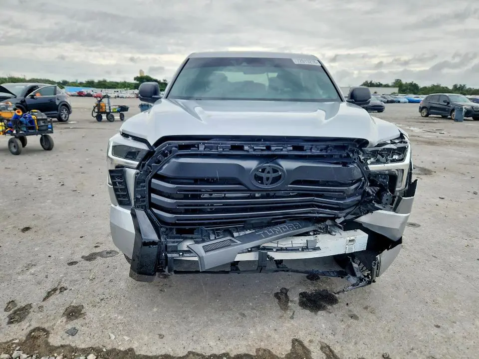 2026 TOYOTA TUNDRA SR  