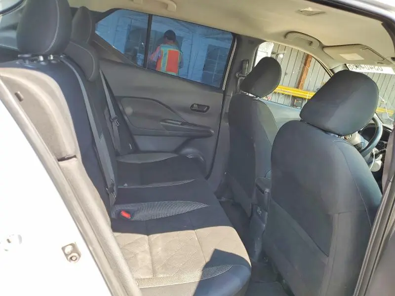 2020 NISSAN KICKS S  