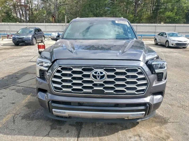 2023 TOYOTA SEQUOIA SR5  