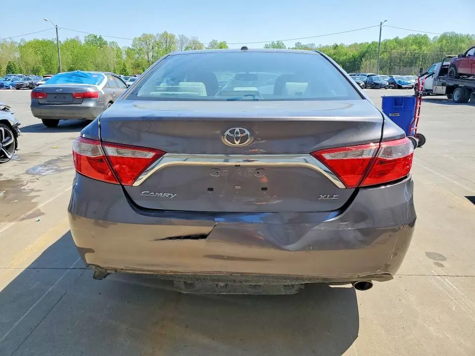 2016 TOYOTA CAMRY XLE  