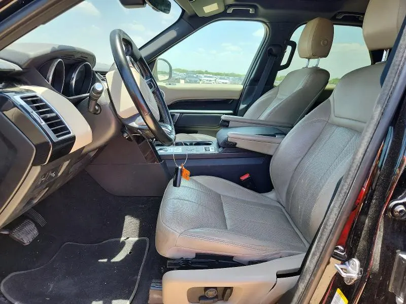 2019 LAND ROVER DISCOVERY SE  