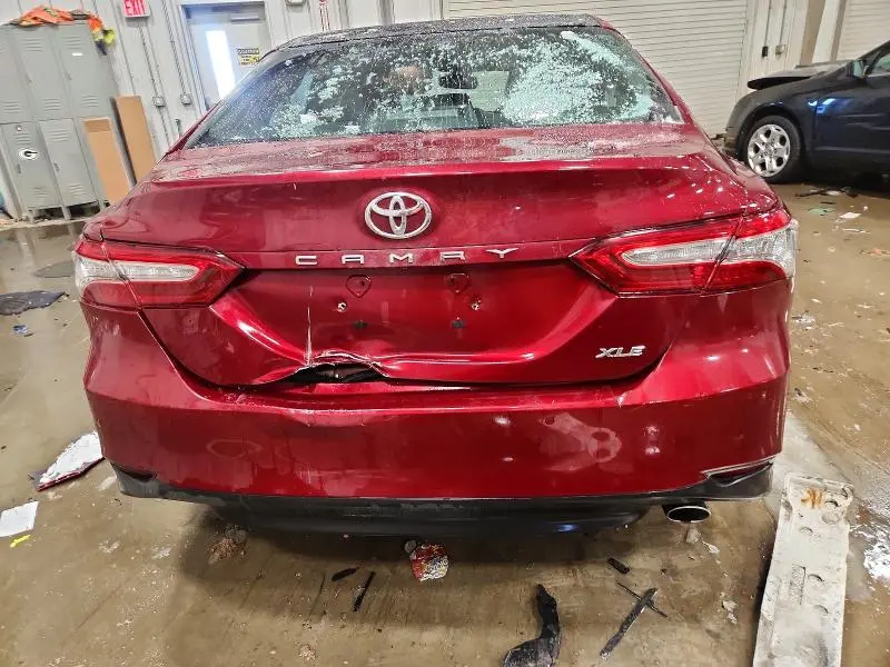 2018 TOYOTA CAMRY XLE  
