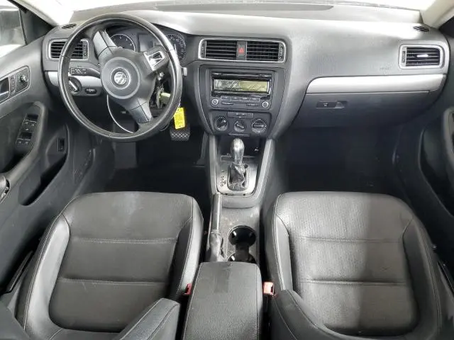 2013 VOLKSWAGEN JETTA SE  