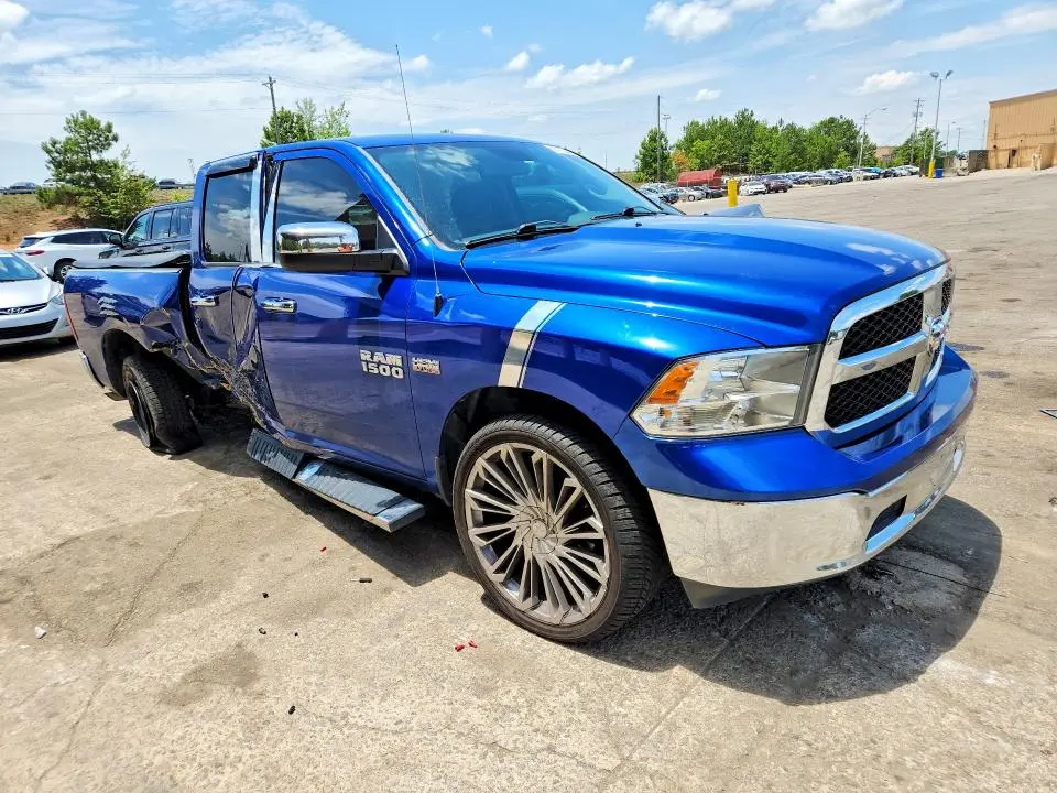 2016 RAM 1500 SLT  