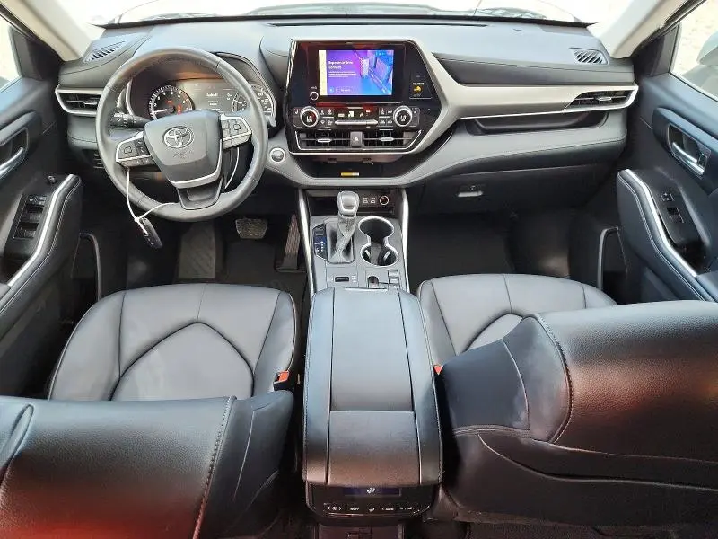 2025 TOYOTA HIGHLANDER XLE  