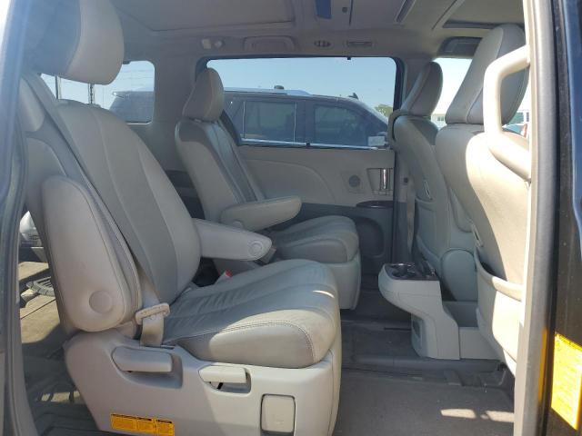 2013 TOYOTA SIENNA XLE