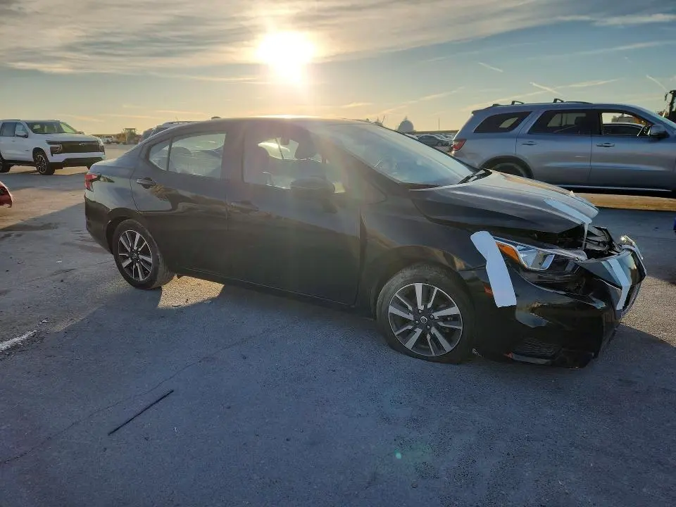 2021 NISSAN VERSA SV  