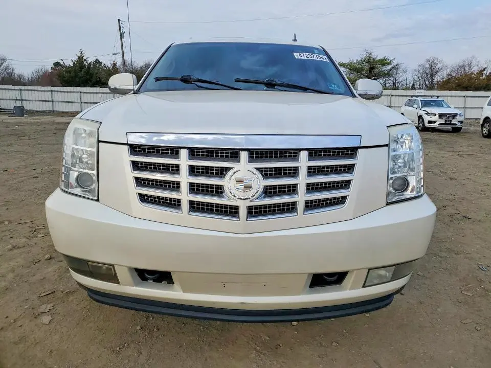 2011 CADILLAC ESCALADE EXT PREMIUM  