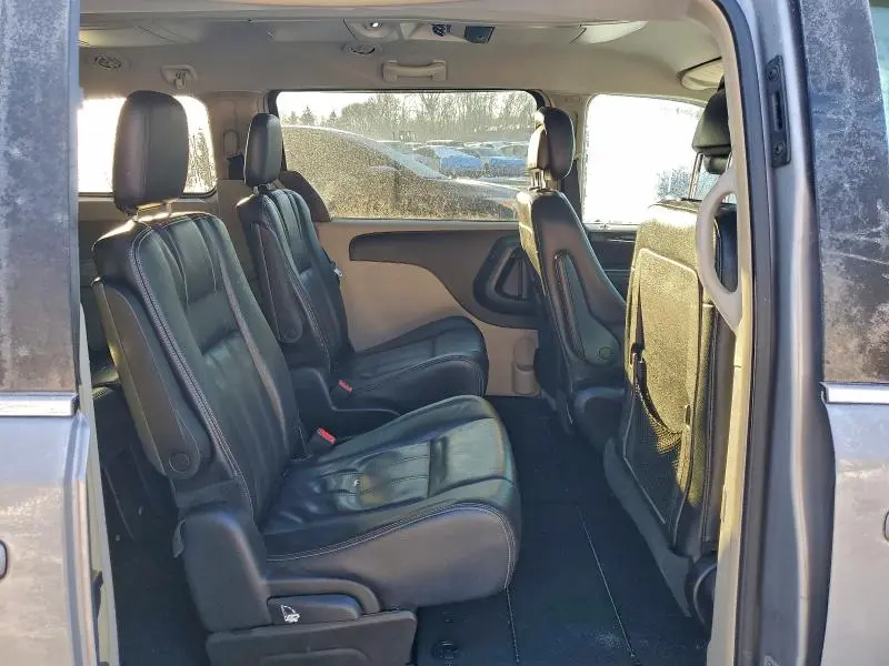 2013 CHRYSLER TOWN & COUNTRY TOURING  